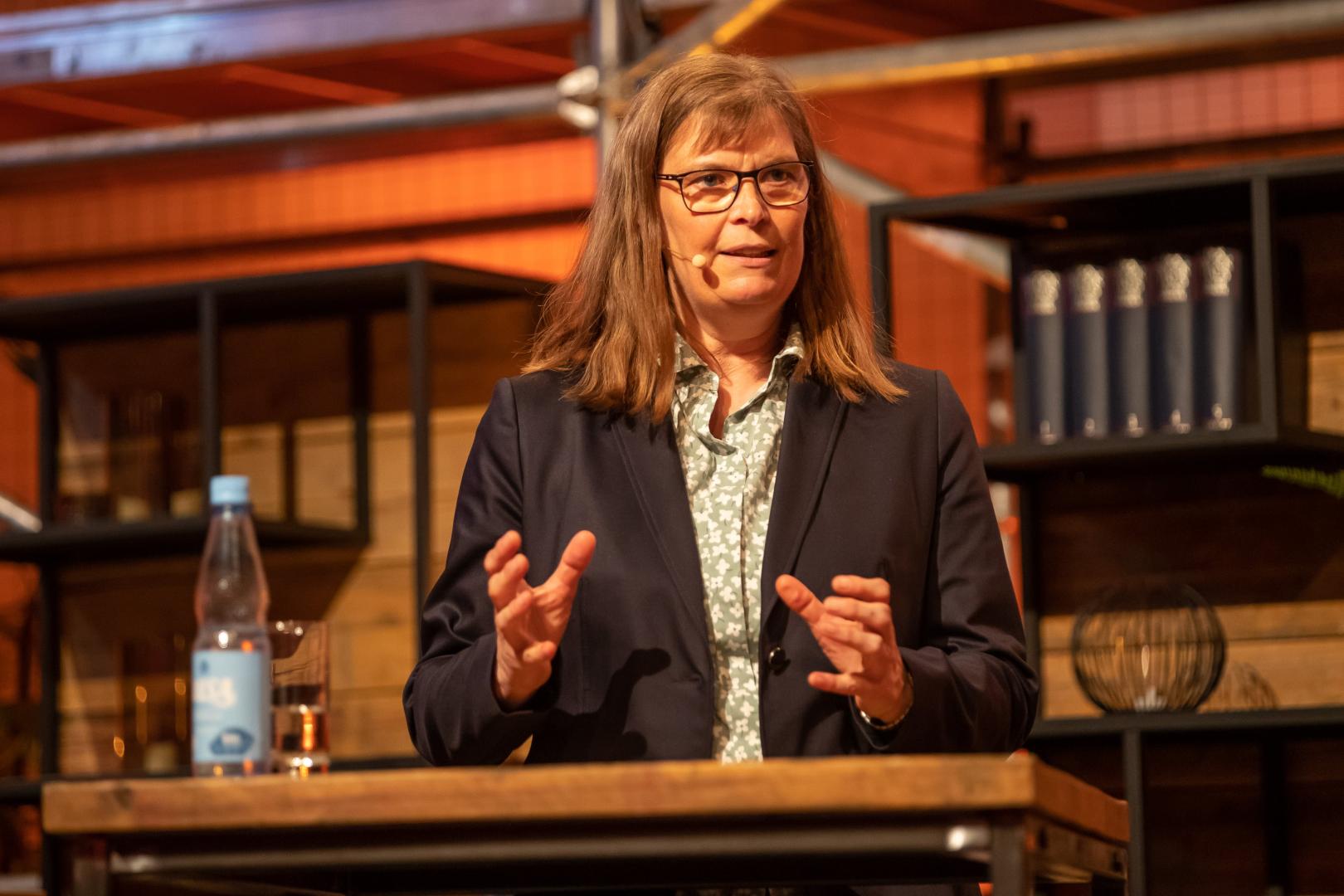 Dr. Doris Schmidt