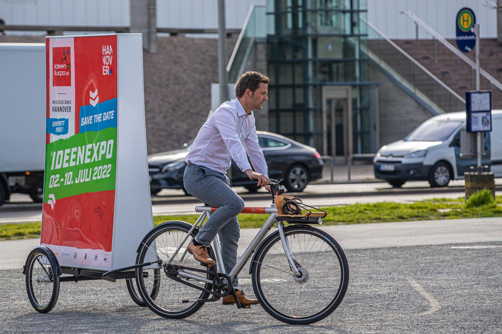 Steffen Krach mit IE-Lastenrad